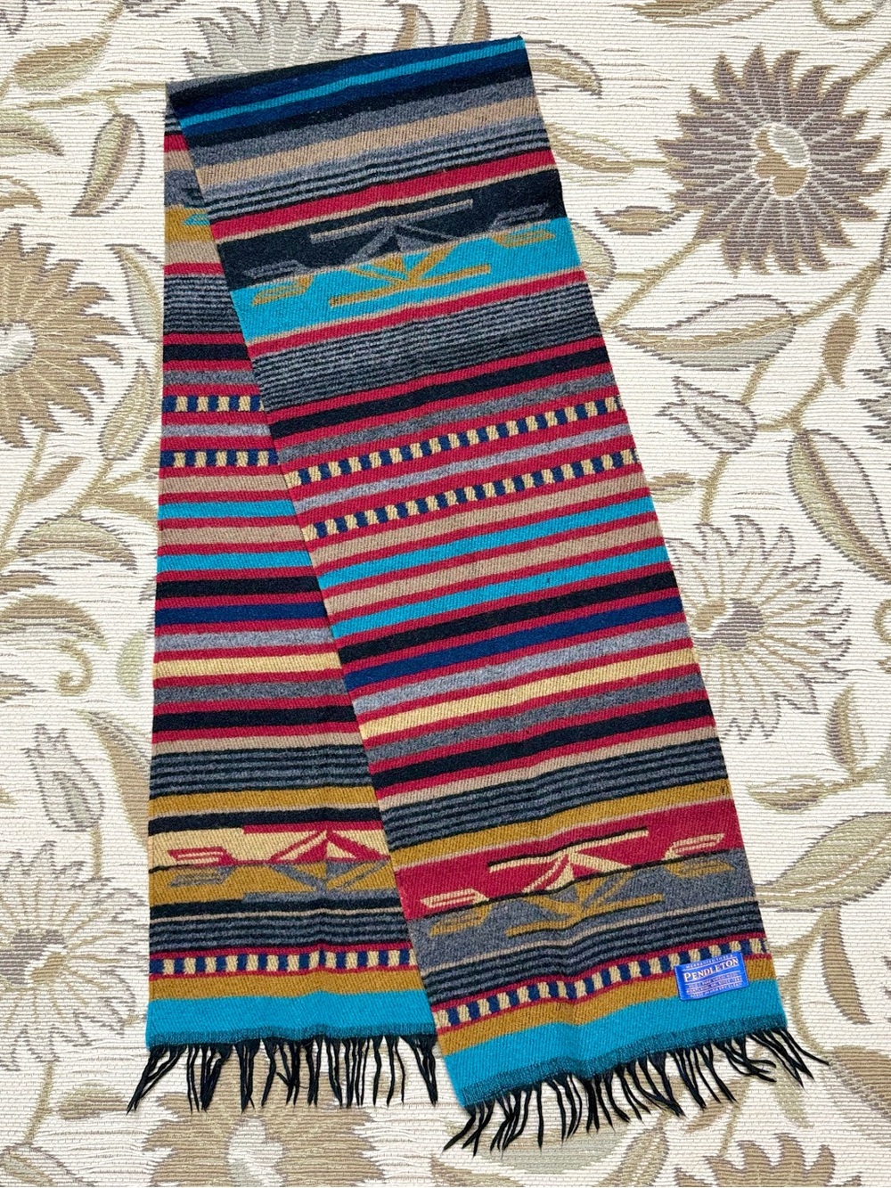 Vintage Pendleton Wool Scarf Wrap Southwestern Aztec Western w/Fringe - Picture 3 of 4